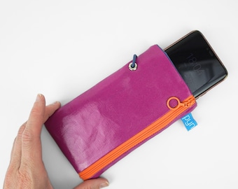 Custom-made mobile phone case with additional zippered pocket