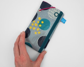 Custom-made mobile phone case with additional zippered pocket