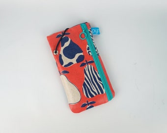 Custom-made mobile phone case with additional zippered pocket