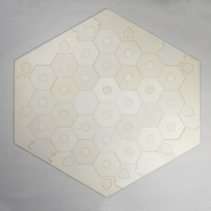 Plateau de jeu hexagonal pour 5 à 6 joueurs avec trous découpés | Carte principale et rallonge | Panneau de contreplaqué brut personnalisé découpé au laser pour les projets de bricolage