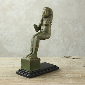 Statuette of the Goddess Astarte / Archaeological reproduction / Nice antique figure for special gifts / Phoenician culture in Spain