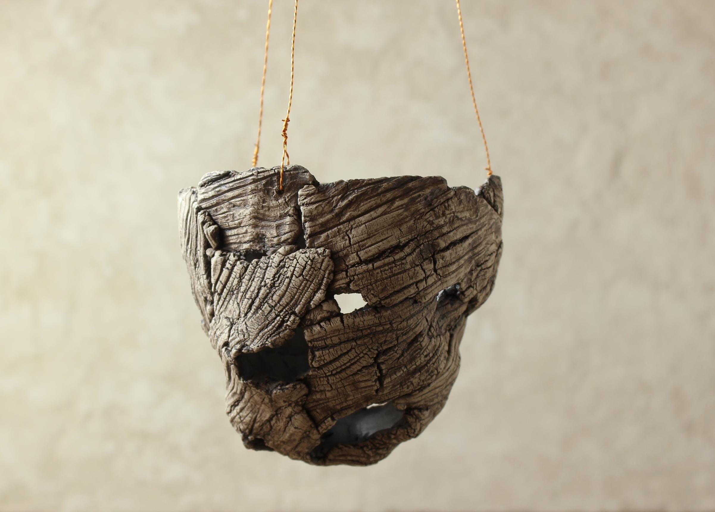 Cache-Orchidée Suspendu. Pot En Grès Fait Main Avec Ouvertures. Dimensions 10-12 cm | Hauteur, 12-13, 5 | Largeur