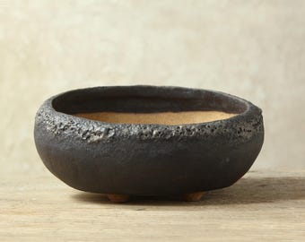 Czarna doniczka z kamionki do bonsai, kaudeksów, sukulentów i kaktusów. Wymiary: 20 cm (długość), 12,5 - 9 cm (wysokość)