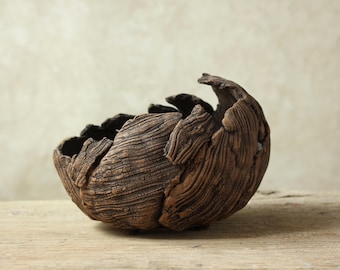 Ceramic bonsai pot, handmade stoneware pot for succulents. Size: 17 cm (length), 15 cm (width), 7-14 cm (height)