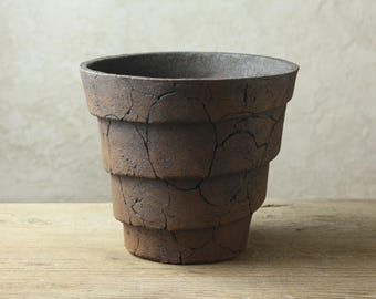 Großer Steingut-Blumentopf. Modell Zigurat XL, Blumentopf für besondere Pflanzen, originelles Design, Größe: 20,5 cm (Breite) x 18,5 cm (Höhe)