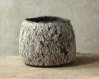 Handcrafted rustic crackled clay pot, handmade in wabi-sabi style for succulents and cacti, 17 cm (height) x 18 cm (width)