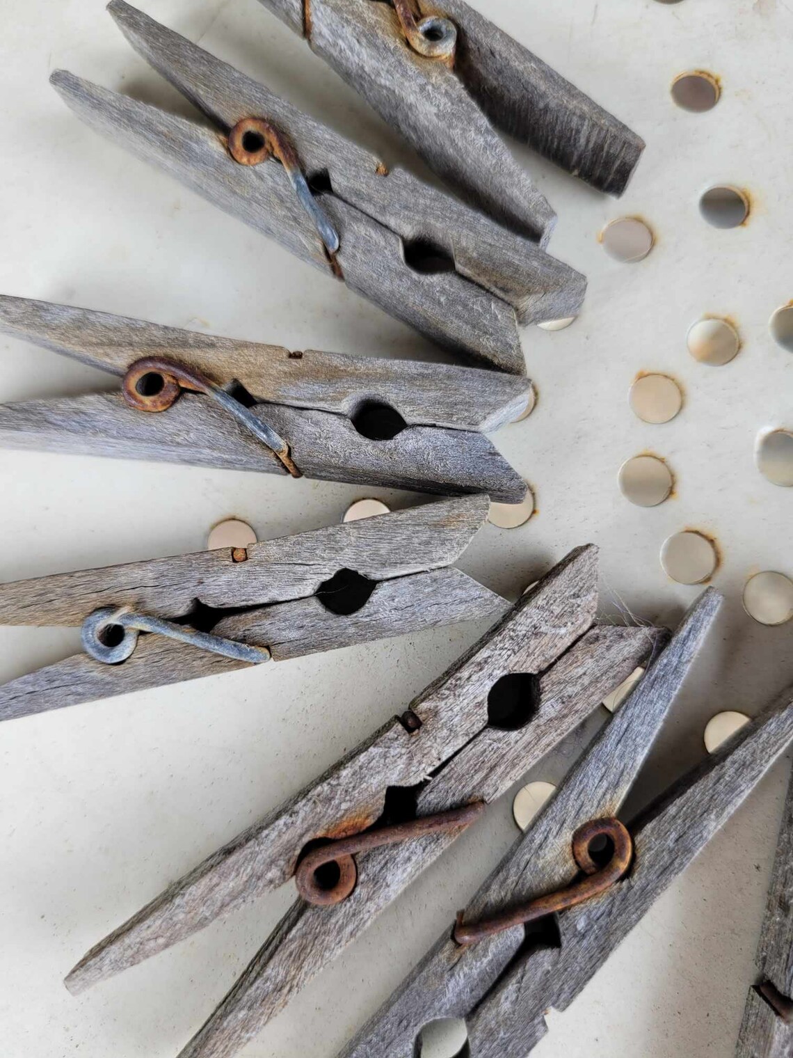 OLD WODEN CLIPS 12 Weathered Wood ,clothespins,pegs,decorative Holder ...