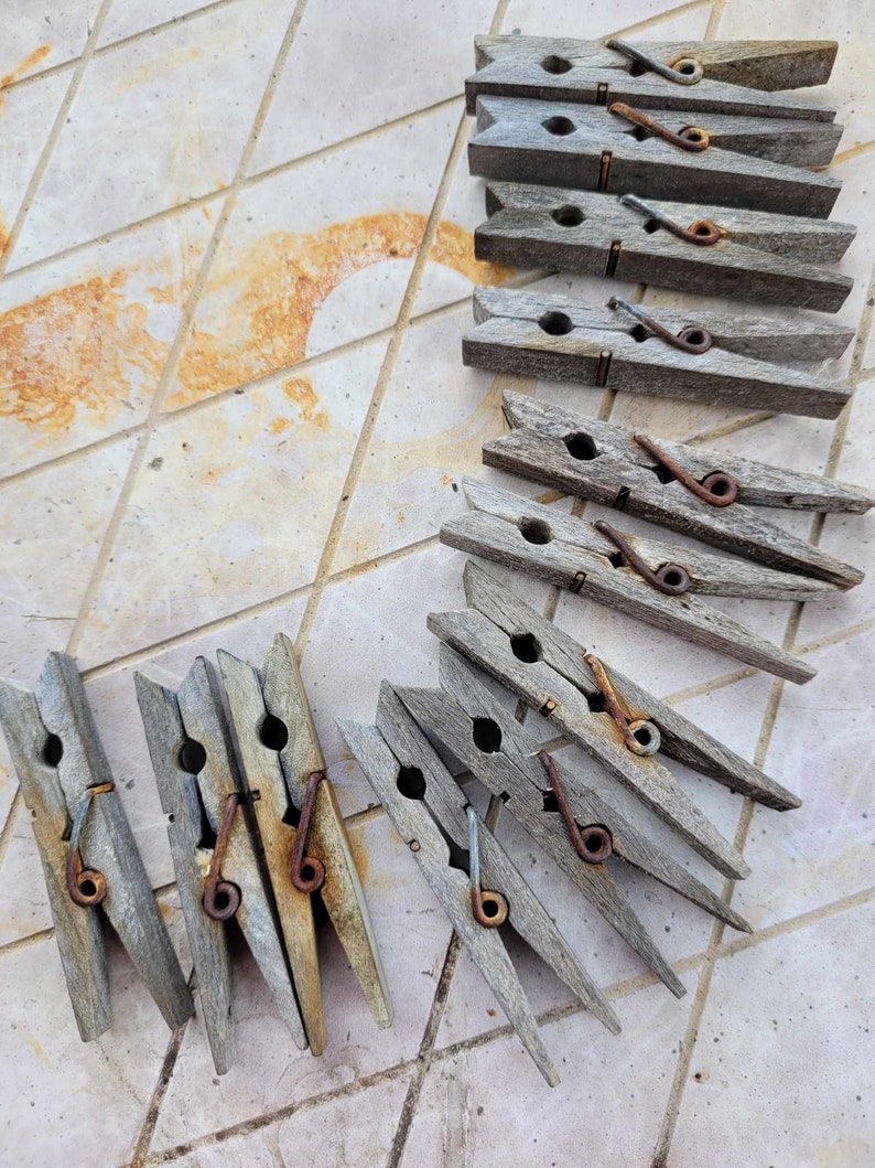 OLD WODEN CLIPS 12 Weathered Wood ,clothespins,pegs,decorative Holder ...