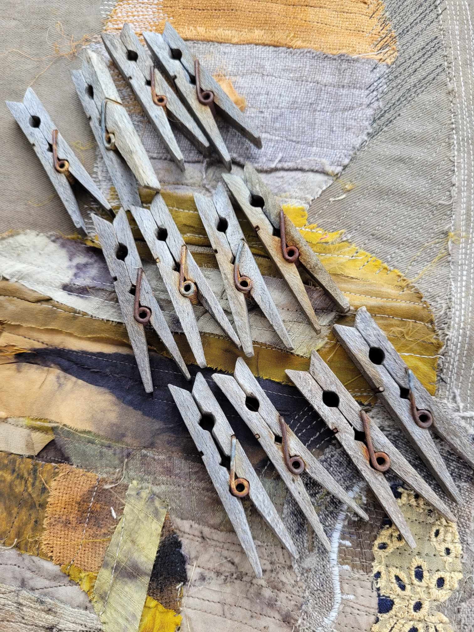OLD WODEN CLIPS 12 Weathered Wood ,clothespins,pegs,decorative Holder ...