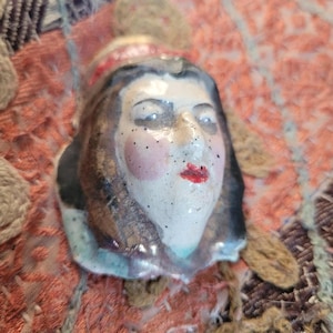 Marie Stuart Pottery Head, Glazed Jewelry Component