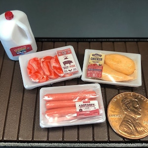 1:12 Dollhouse Miniature Meat in Tray Miniature Groceries