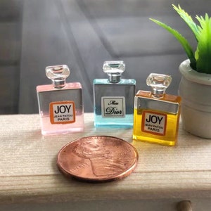 1 pc Dollhouse Miniature Perfume Bottle