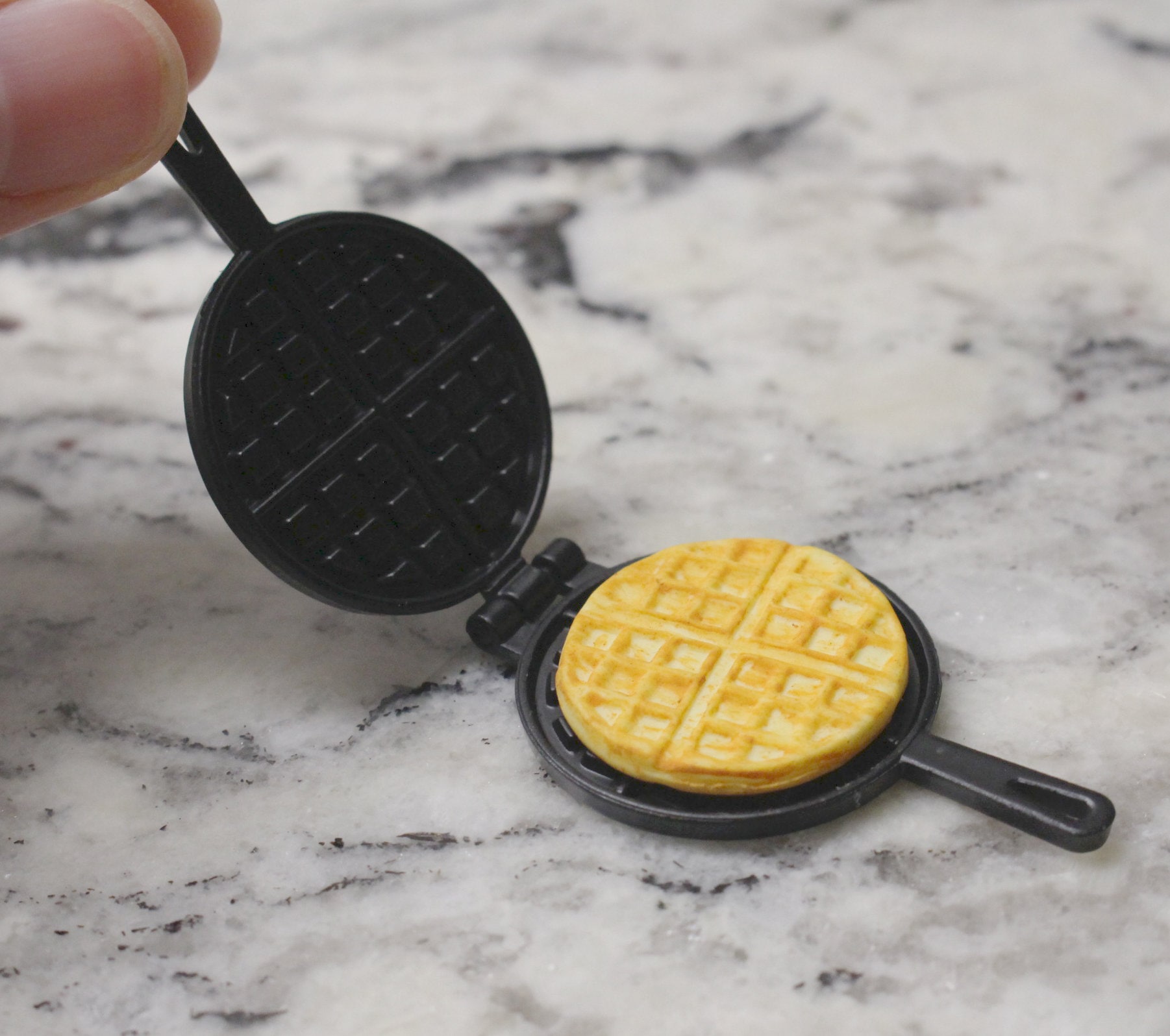 1:12 Dollhouse Miniature Waffle Maker Miniature Cookware 