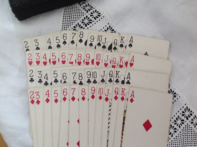 Original Cards.Handcrafted case. Chicago \u2018Duratone\u2019 set of playing cards in a Beadwork Card Case Vintage Arrco Playing Card Co