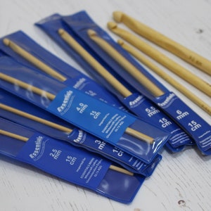 Crochets en bambou 2,5 mm - 12 mm x 15 cm Essentials crochets simples