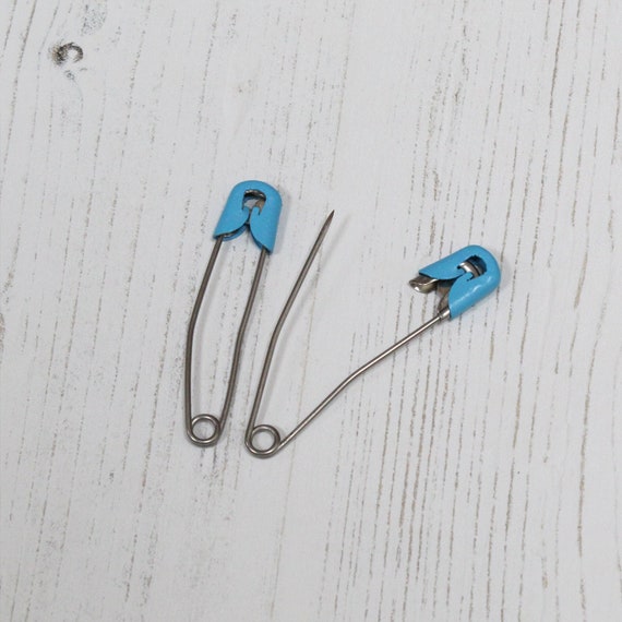 Quality Nappy Pins Baby Safety Snap Lock Metal Cap Diaper Pins in 3 Colours  -  Hong Kong