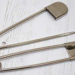 Extra Large Giant Jumbo Laundry Safety Pins 4 and 5 Inch 110mm and 128mm x2 Pins 4 inch (110mm) x 2