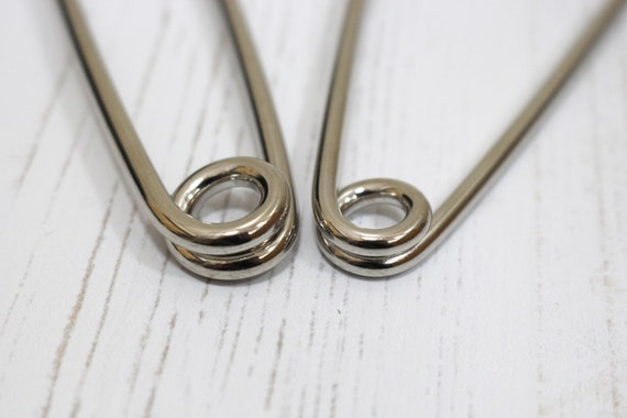 Extra Large Giant Jumbo Laundry Safety Pins 4 & 5 Inch 110mm & 128mm x2 Pins Extra Large Giant Jumbo Laundry Safety Pins 4 & 5 Inch 110mm & 128mm x2 Pins
