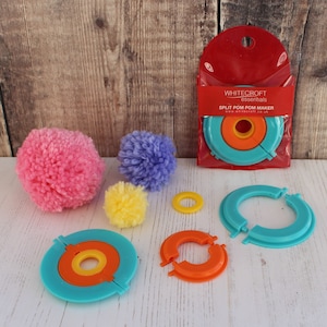 Split Pom Pom Maker in 2 Parts for Easy Making of 3 Different Sizes image 1