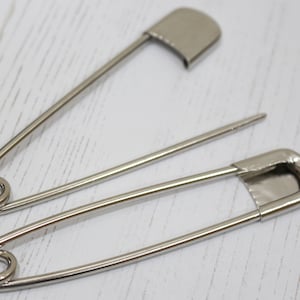 Extra Large Giant Jumbo Laundry Safety Pins 4 and 5 Inch 110mm and 128mm x2 Pins 5 inch (128mm) x 2