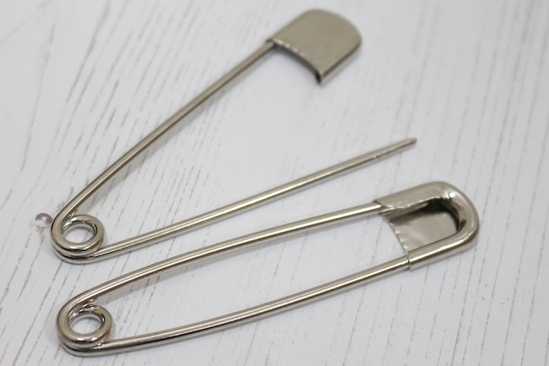 Extra Large Giant Jumbo Laundry Safety Pins 4 and 5 Inch 110mm and 128mm x2 Pins 5 inch (128mm) x 2