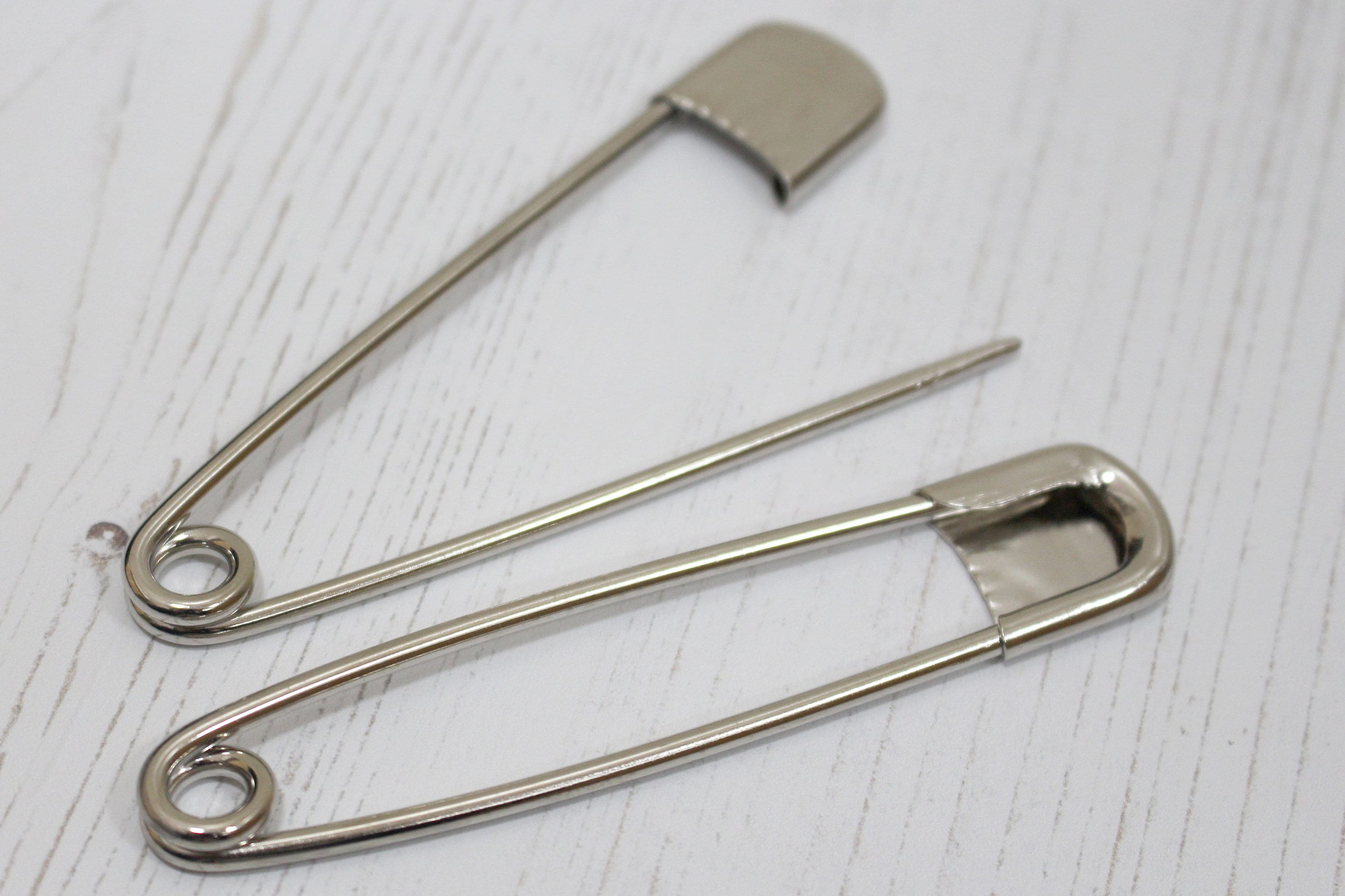 Buy Extra Large Giant Jumbo Laundry Safety Pins 4 and 5 Inch 110mm and  128mm X2 Pins Online in India 