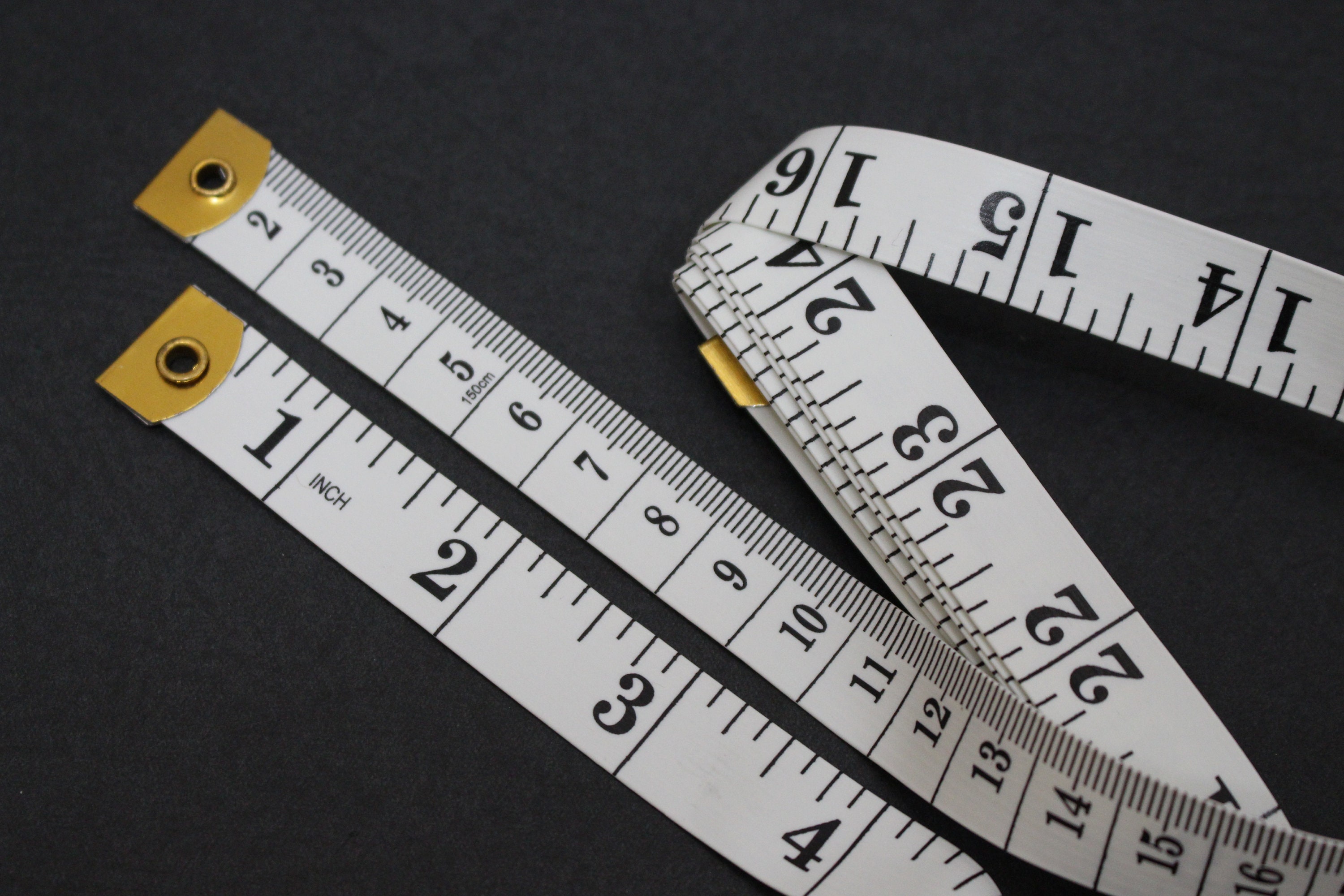 Extra Wide Easy Read Soft Measuring Tape Measure in a Case 60 Inch