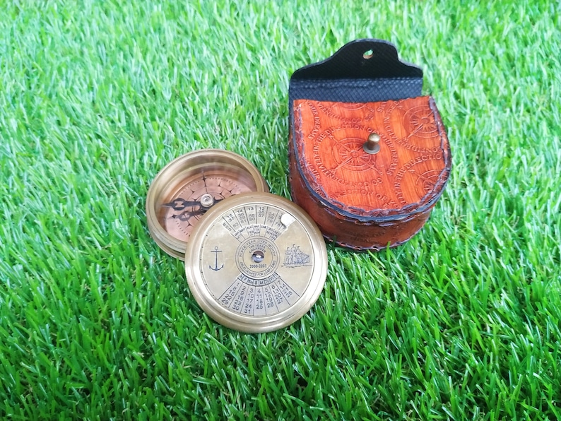 Brass Handmade Collectibles Pocket Compass with 100 year calendar /& world time