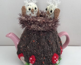 Tea cosy knitting pattern. PDF digital download. Owlets in the old oak tree tea cosy for a 2-3 cup teapot.