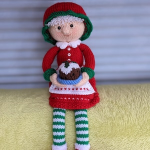 Knitting pattern. PDF digital download. Mrs Claus shelf sitter Pattern download. Knitted flat. ENGLISH ONLY.