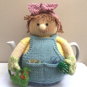 Tea cosy knitting pattern. PDF digital download. Betty the gardener tea cosy knitting pattern for a 6 cup teapot. Knitted flat. ENGLISH ONLY