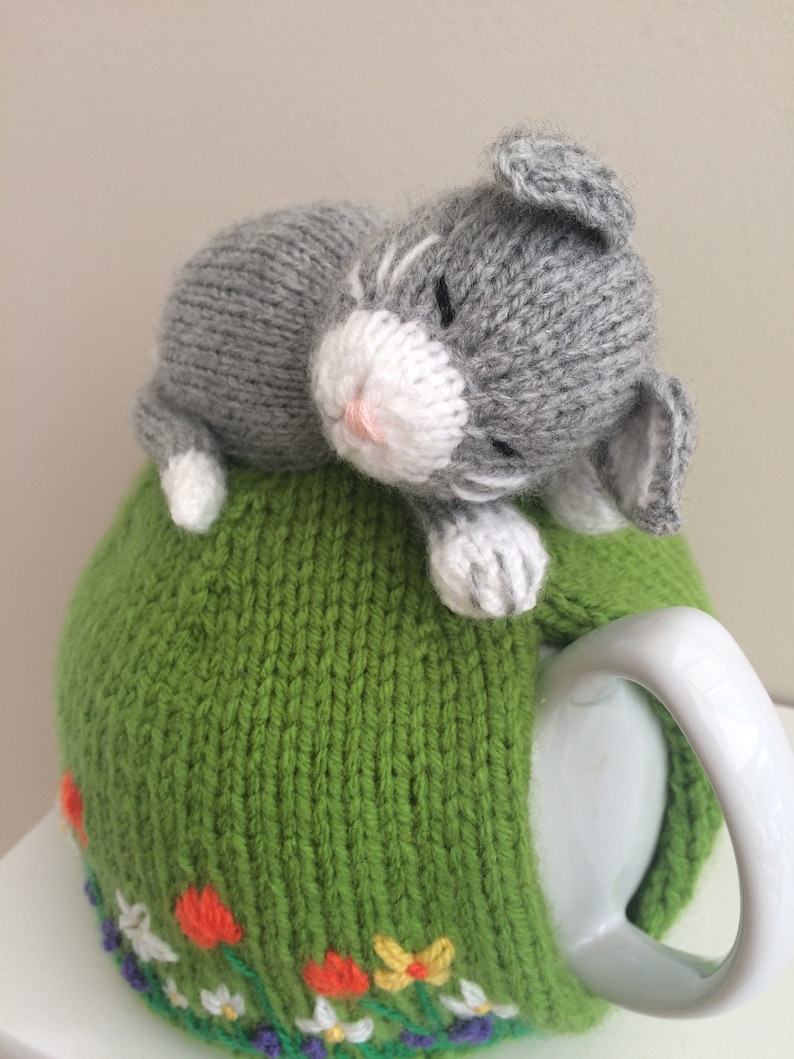 Tea cosy Knitting pattern. PDF digital download. Cat nap tea cosy knitting pattern. .Tea cosy pattern for a 2.5 pint tea pot. image 2