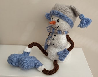 Knitting  pattern. PDF digital download . Snoel the Snowy shelf sitter .Pattern download. Knitted flat. ENGLISH ONLY
