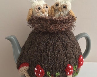 Tea cosy knitting pattern. PDF digital download. Owlets in the old oak tree tea cosy for a 6 cup tea pot.