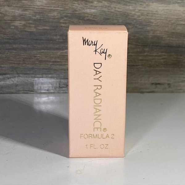 Vintage Mary Kay Day Radiance Formula 2 Foundation #0239 Suntan Beige 1 oz.