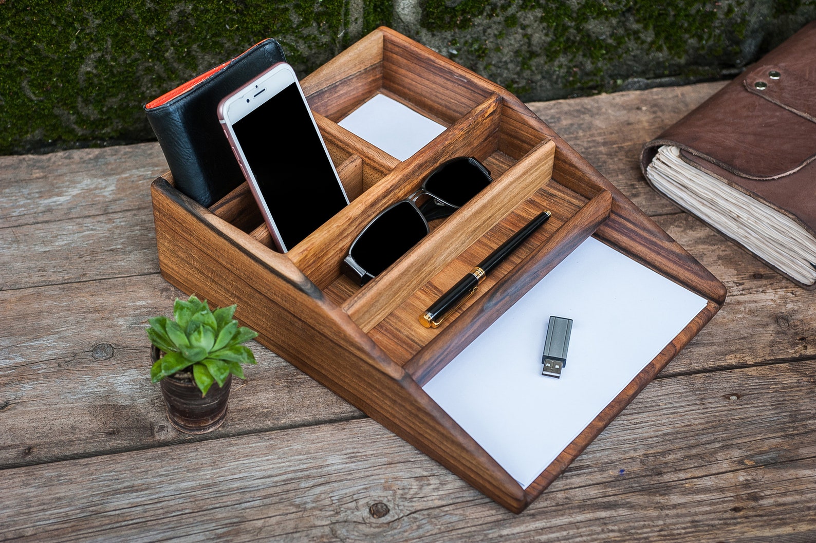 Подарок на день рождения из дерева