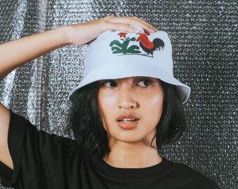 bucket hat ayam jago