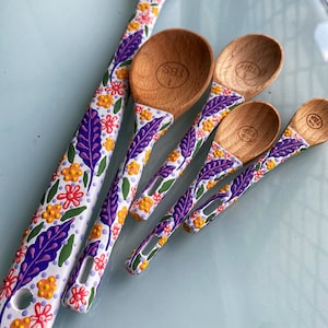 White wooden spoon set - baking spoons - baking gift - mixing spoon - small gift set - measuring spoons - baking lover - gift under 60