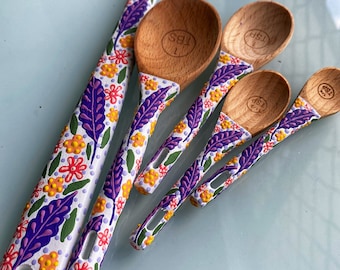 White wooden spoon set - baking spoons - baking gift - mixing spoon - small gift set - measuring spoons - baking lover - gift under 50