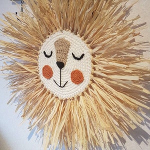 Wandhanger Leeuw Nala, leeuw raffia, dierenkop, sleepy lion nursery, gehaakte leeuw, wallhanging Lion. Lion head decor nursery,baby decor
