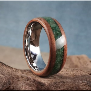 Bentwood Ring - Schwarze Walnuss mit Buddstein Inlay, auf hochwertigem Cobalt Chrom Ringkern - Holzring
