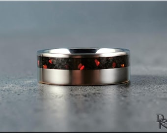 Titanring: Isländische Lava und Opal Inlay