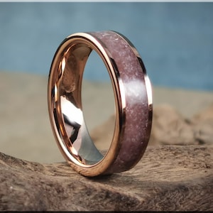 Rose Gold Plated Wolframcarbid Ring mit Lavender Lepidolith Stein Inlay - Metallring