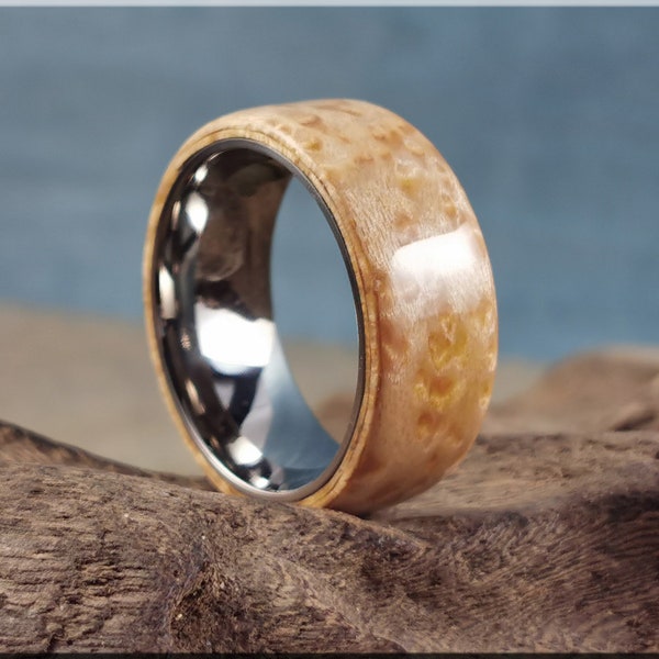 Bentwood Ring - Birdseye Maple on titanium ring core - wood ring