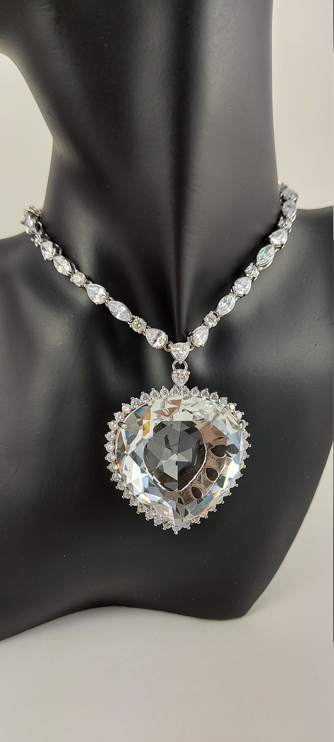 Heart of the ocean diamond necklace cheap
