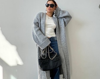 Übergroße graue Strickjacke - Damenpullover aus Wollmischung