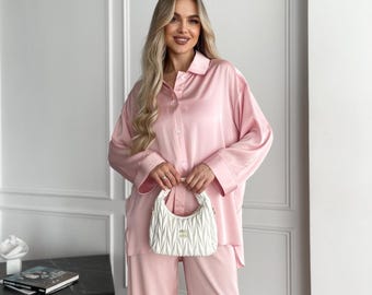 Eleganter rosa Seidenhosenanzug: Damensatin-Zweiteiler
