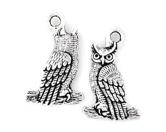 Fine Silver Plated Owl Charm. (1 piece) TierraCast® Lead Free Pewter, Made in USA