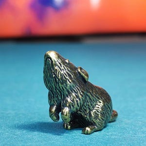 Estatueta de rato em miniatura de latão para colecionadores, exibições decorativas e detalhes de casa com tema de animais
