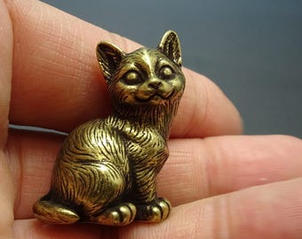 Handcrafted Brass Kitty Cat Figurine – Adorable Miniature for Collectors and Pet Lovers